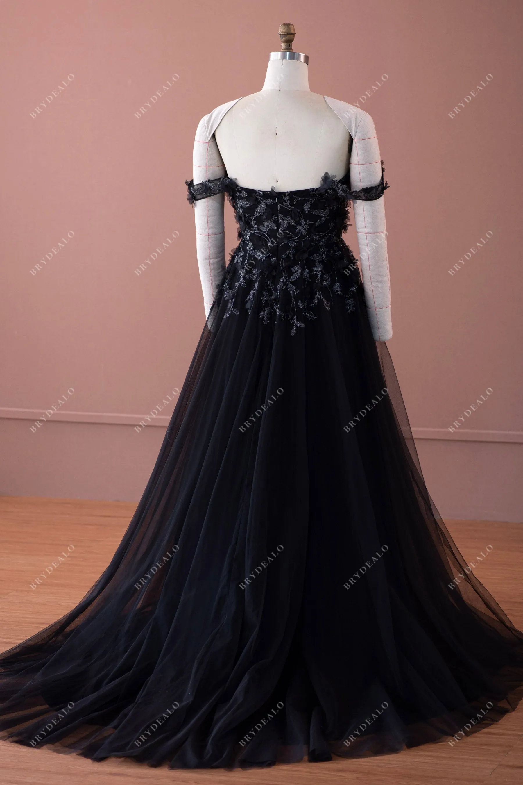 Black Off-shoulder Sweetheart Flower Lace Tulle Wedding Dress