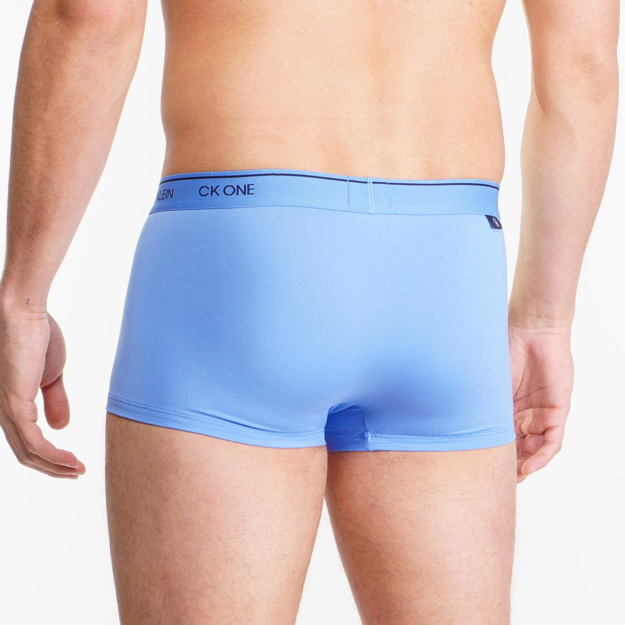 Boxer court Calvin Klein taille basse bleu pâle