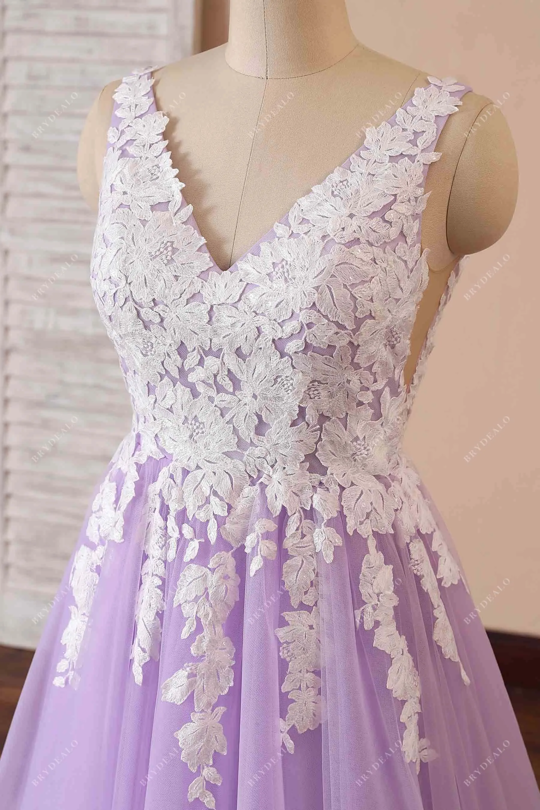 Elegant Lilac Tulle Ivory Lace V-neck Formal Gown