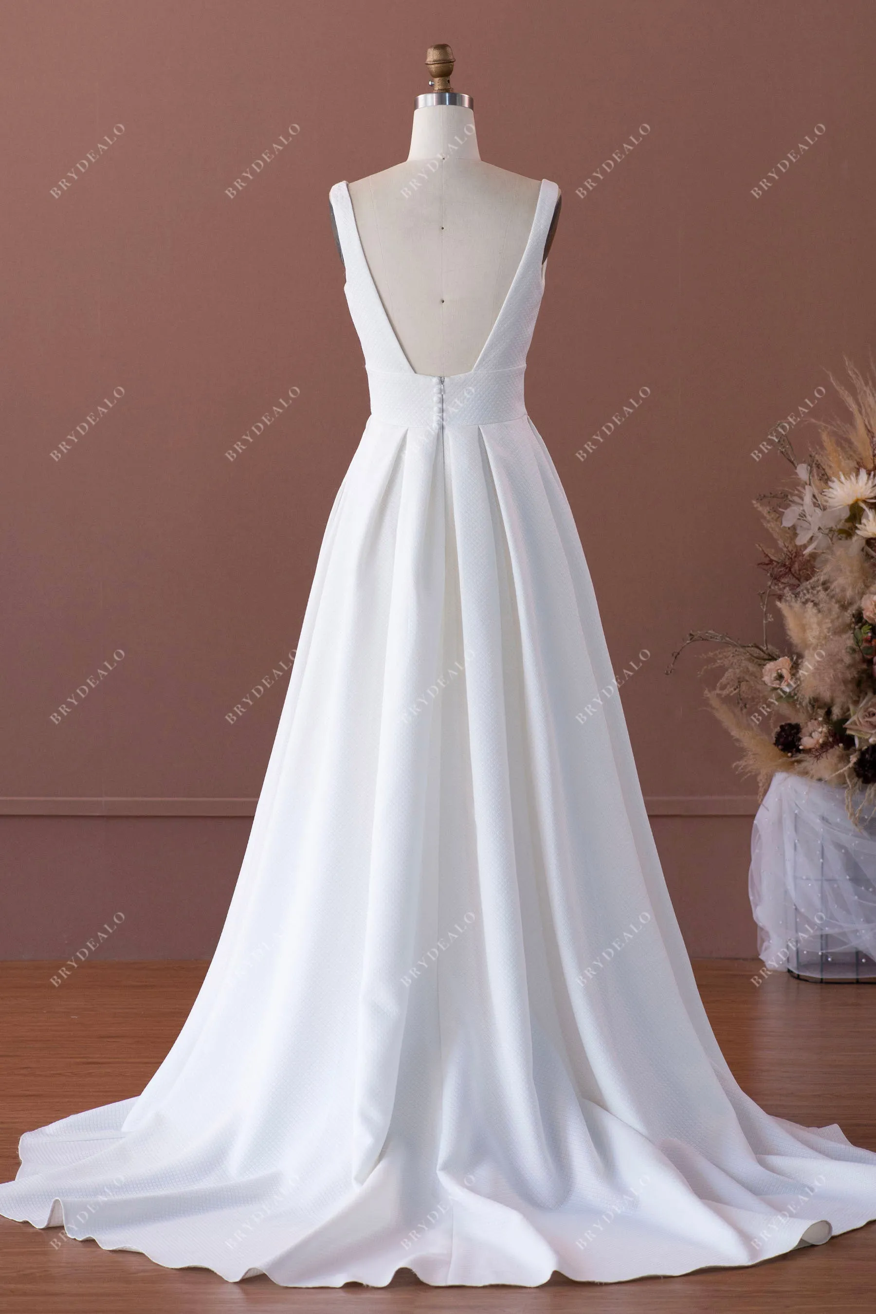 Elegant Textured Wedding Dress with Pockets