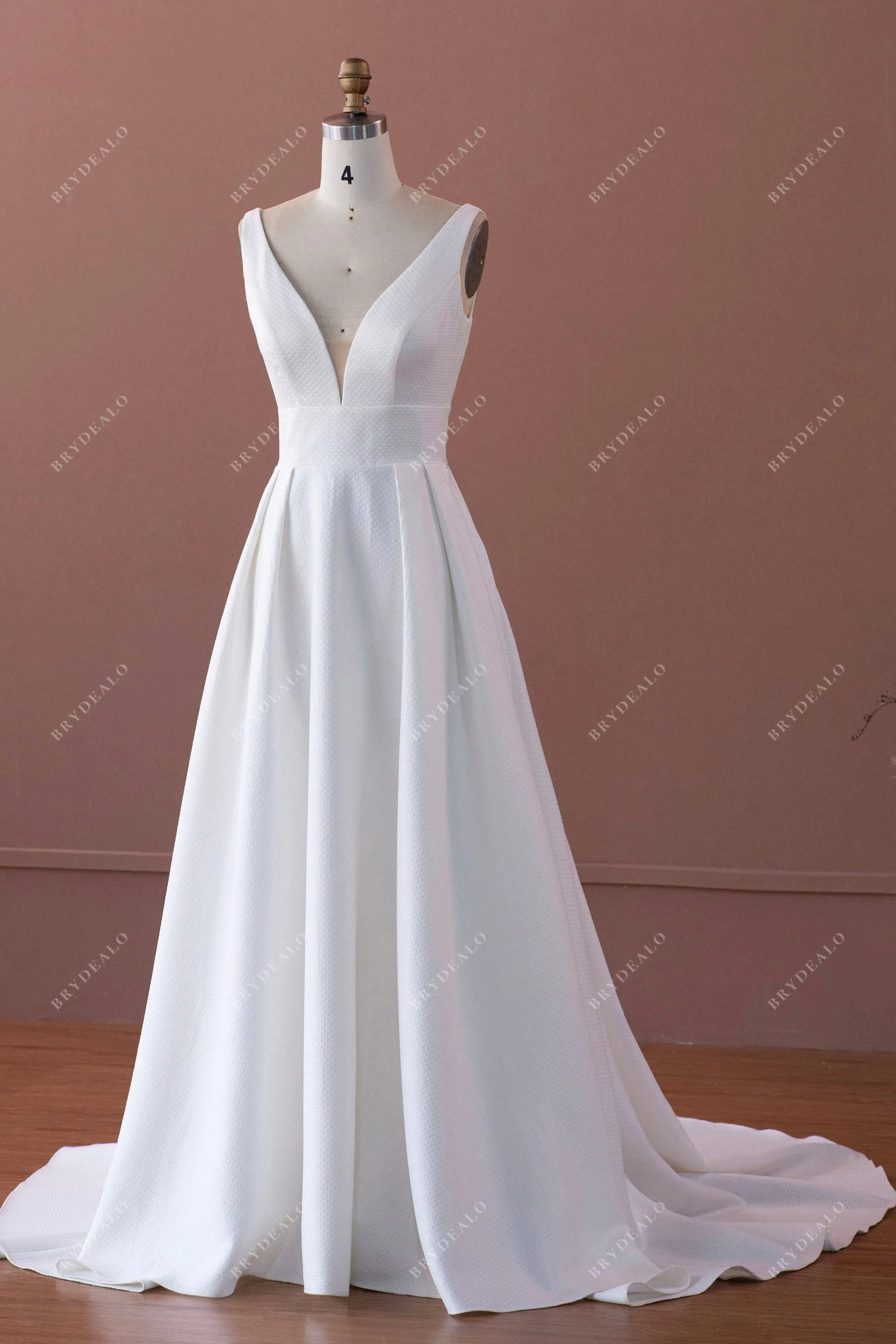 Elegant Textured Wedding Dress with Pockets