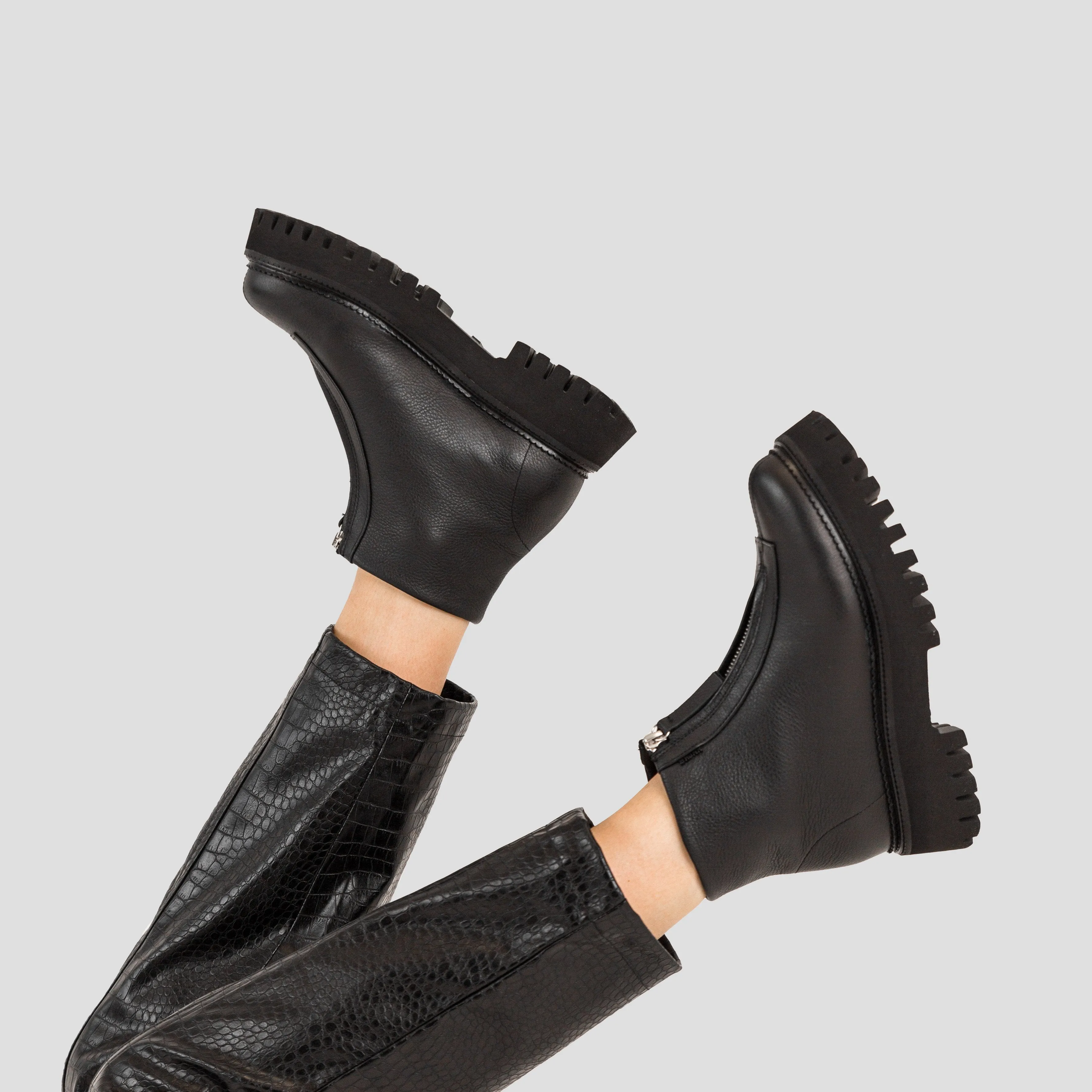 Groovy Front Zip Black Boots