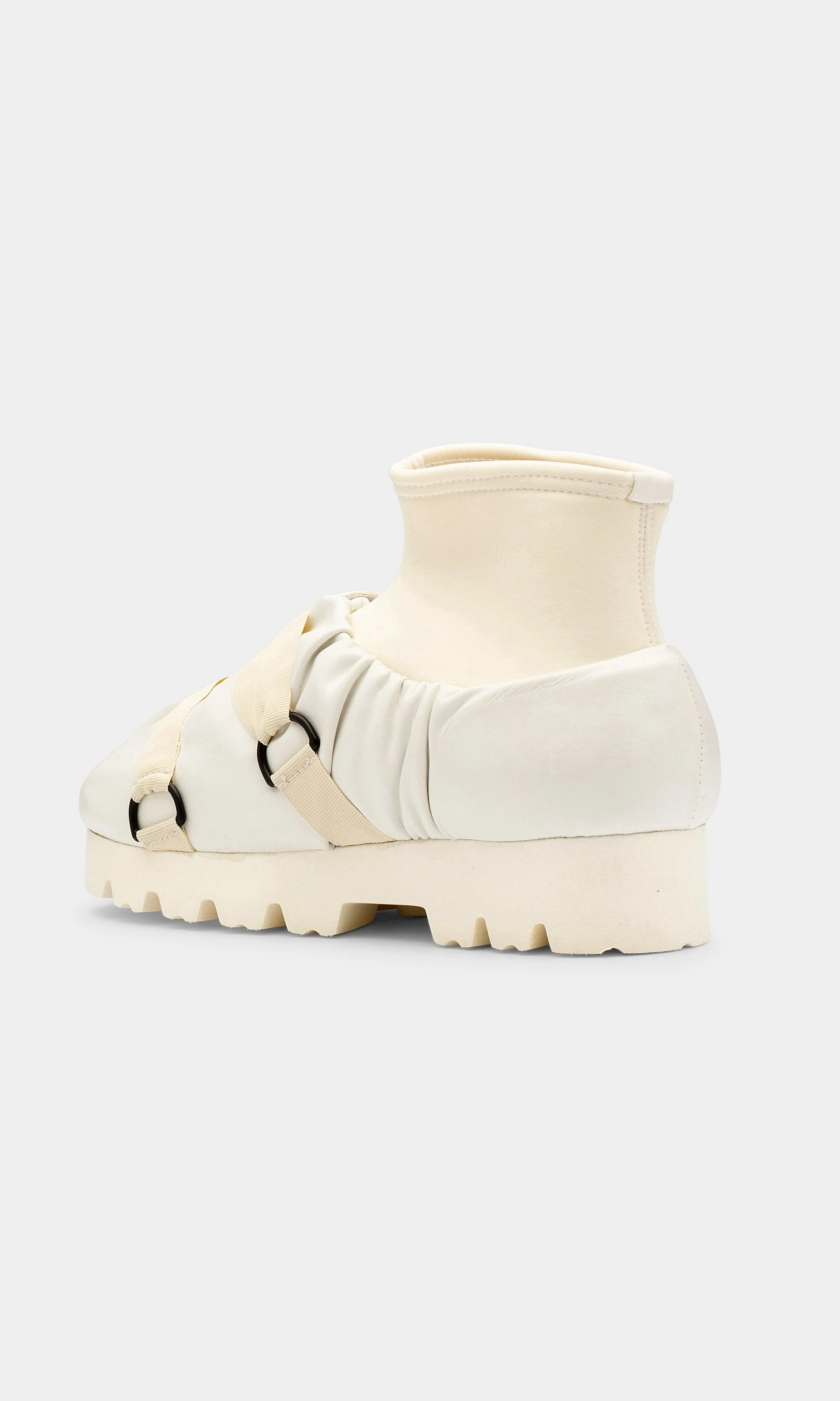 Nawa Camp Moon White Mid Shoes